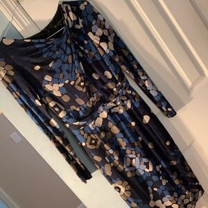 David Meister long sleeve dress. Gathered front. Back zip. Size 6